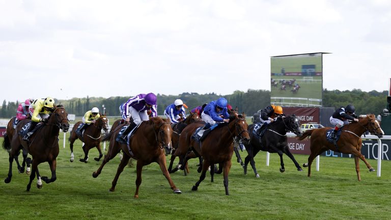 Bertinelli gets up to win the London Gold Cup at Newbury