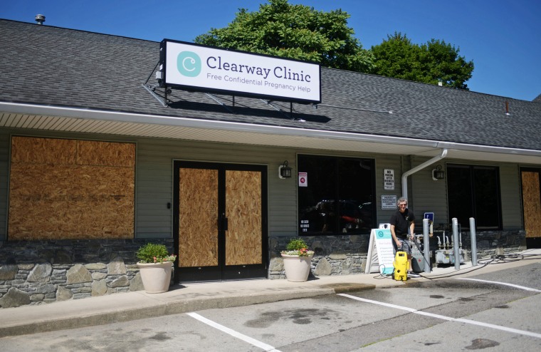 Crisis pregnancy center failed to spot ectopic pregnancy, threatening patient’s life, lawsuit alleges