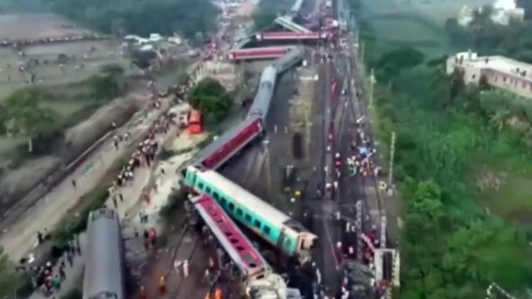 Signal error blamed for deadly India train crash