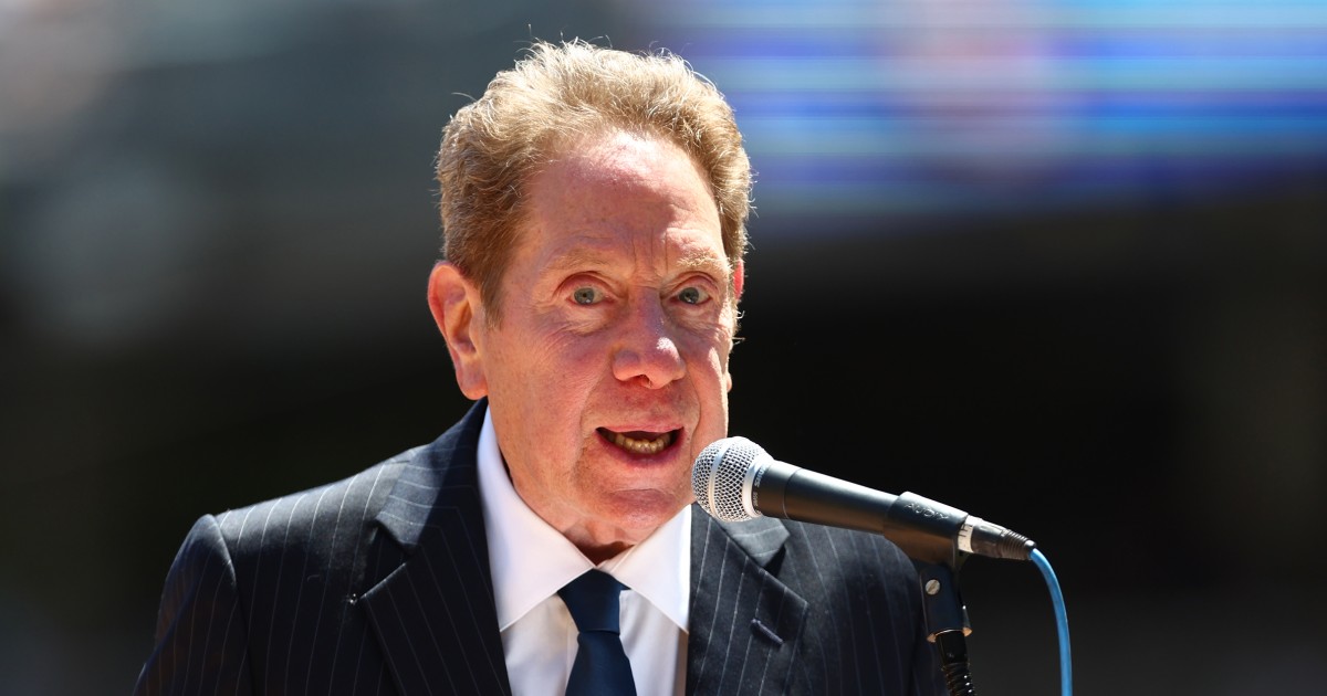 Video captures moment foul ball hits Yankees broadcaster John Sterling in the head