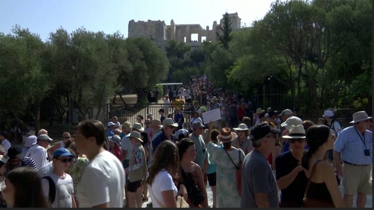 Acropolis briefly shuts down to protect Athens tourists from heat