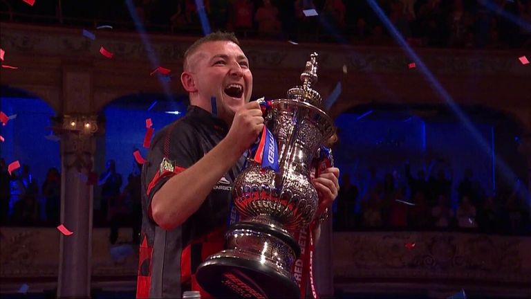 Aspinall produces World Matchplay masterclass to win in Blackpool