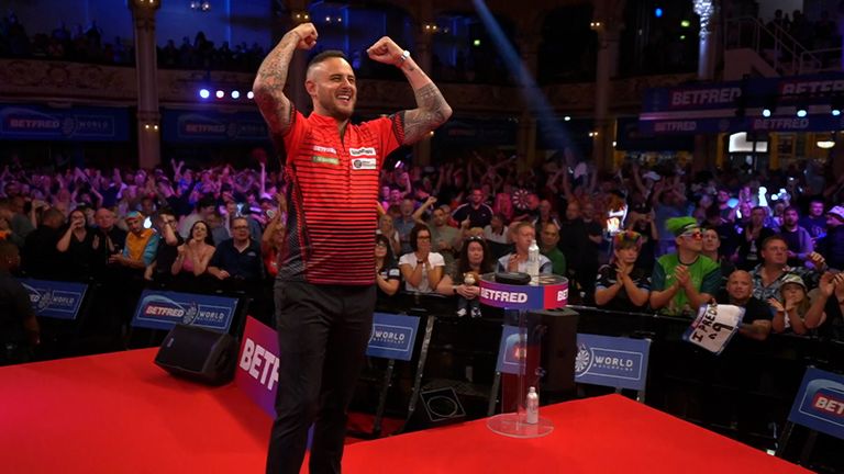 Joe Cullen's precise finishing at the end of his match - including back-to-back bulls - against Gerwyn Price saw him rally from 10-9 down to stun the Welshman