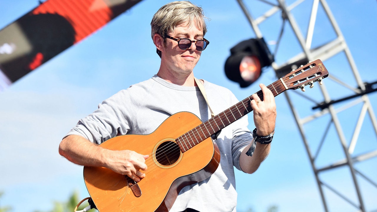 Bill Callahan Shares New “Last One at the Party” Video: Watch