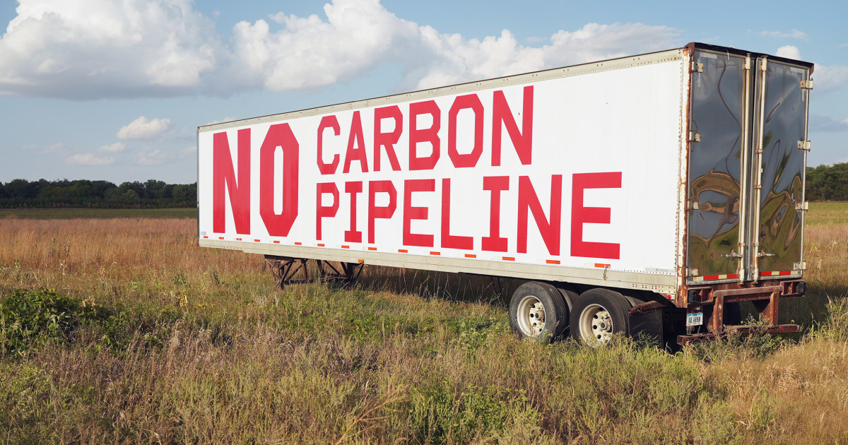 A local struggle over carbon pipelines in Iowa is becoming a 2024 presidential flashpoint