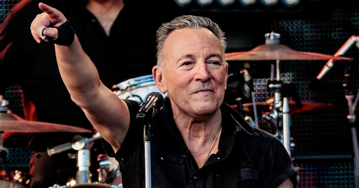 Bruce Springsteen postpones rest of shows this year because of peptic ulcer disease