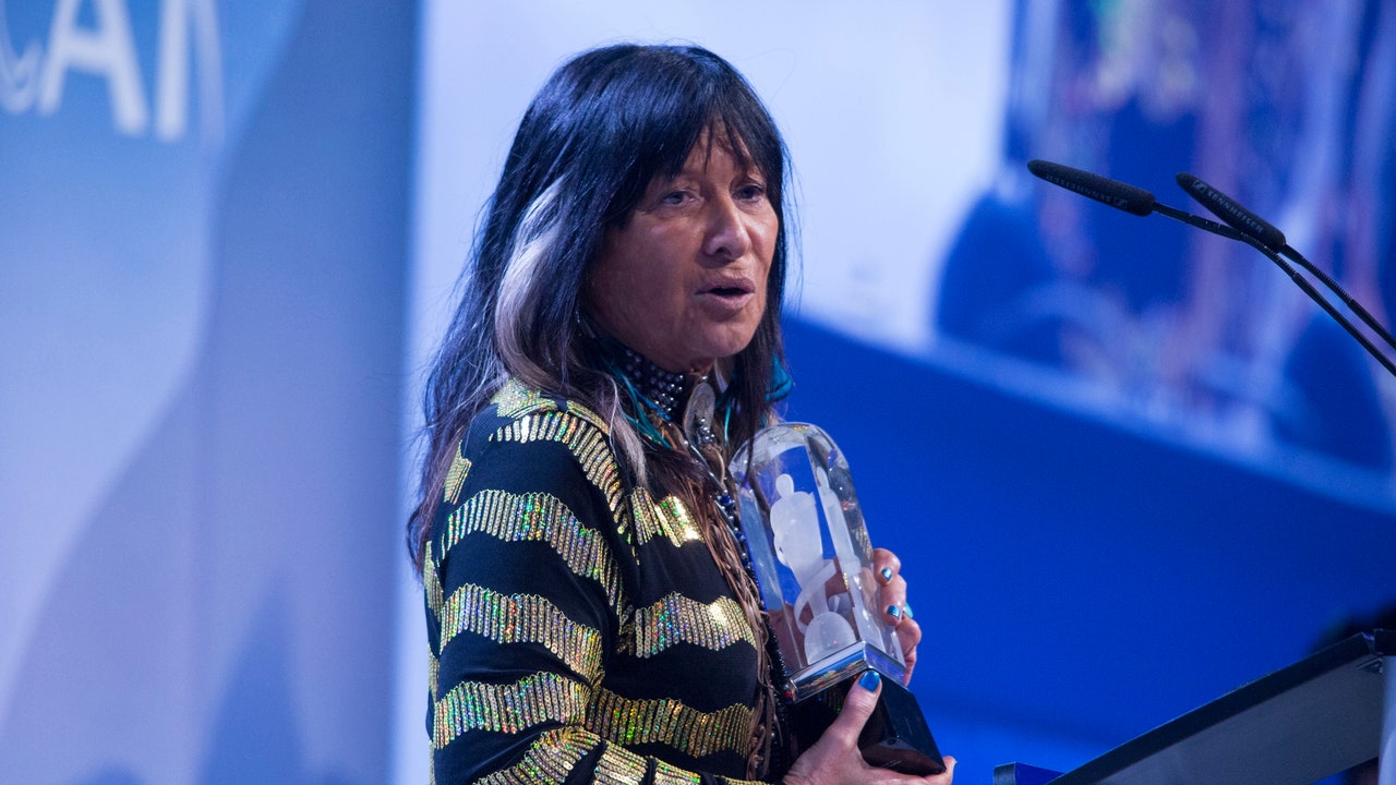 CBC Releases Report Questioning Buffy Sainte-Marie’s Claims to Indigenous Heritage