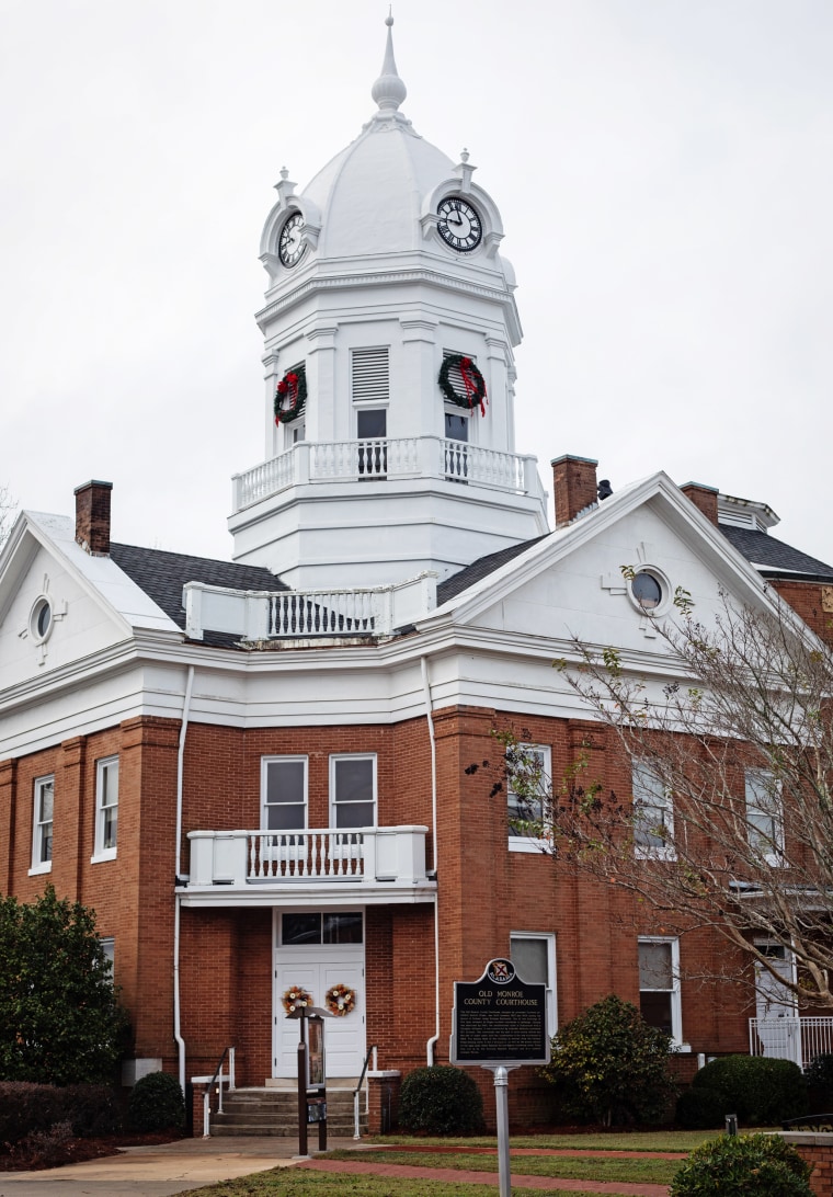 With tears and a lullaby, a rural Alabama hospital stops delivering babies