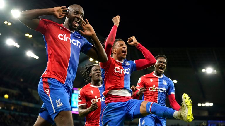 Crystal Palace players celebrate after coming from behind to draw 2-2 at the Etihad Stadium (AP)