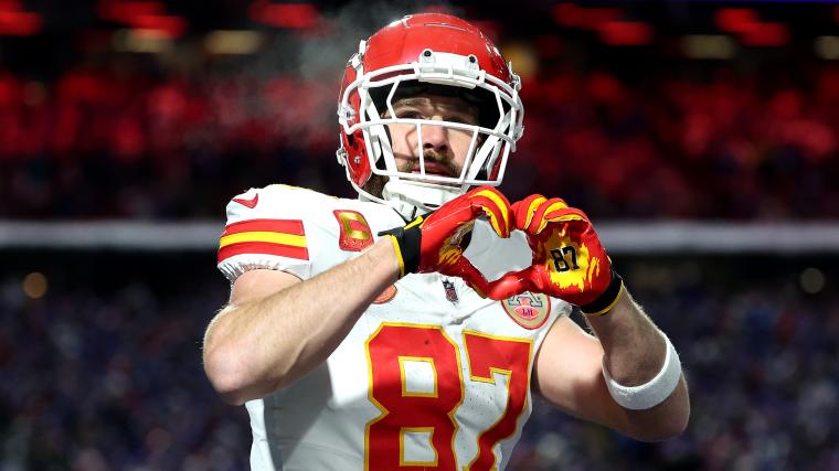 Travis Kelce gestures heart at Taylor Swift after TD, Jason Kelce celebrates shirtless as Chiefs take lead