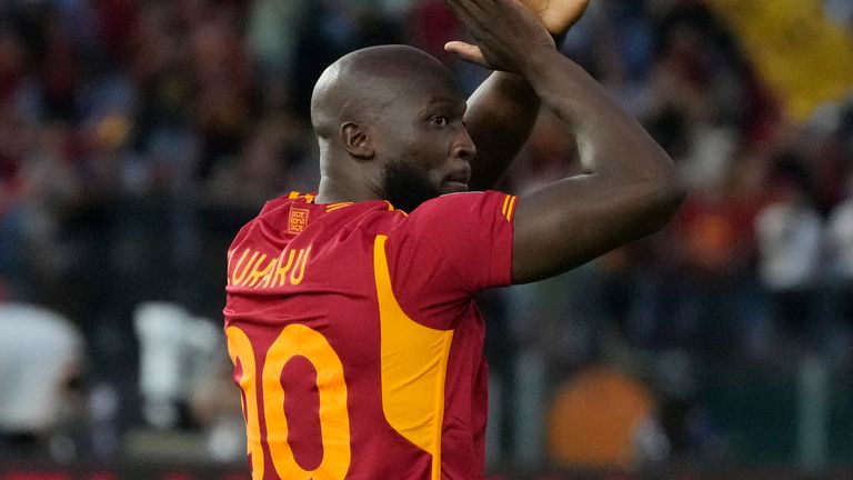 Roma's Romelu Lukaku is presented to fans