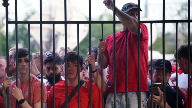 Liverpool fans stuck outside Stade de France