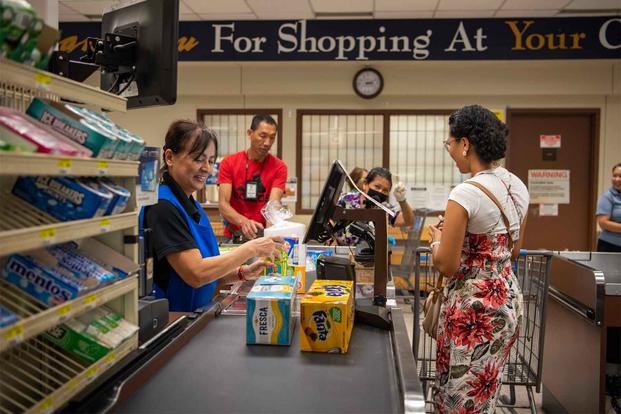 Commissaries Begin to Phase Out Single-Use Shopping Bags, Starting in Guam, Hawaii