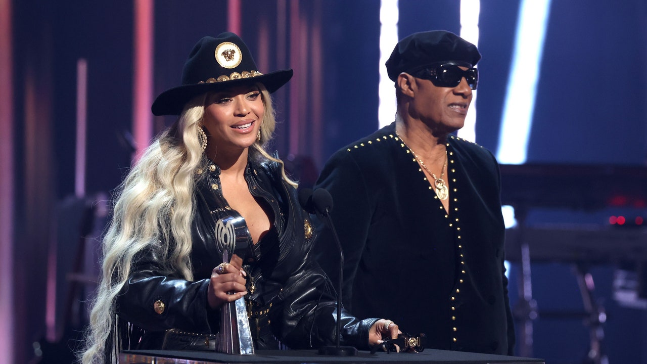 Watch Beyoncé Accept the Innovator Award at 2024 iHeartRadio Music Awards