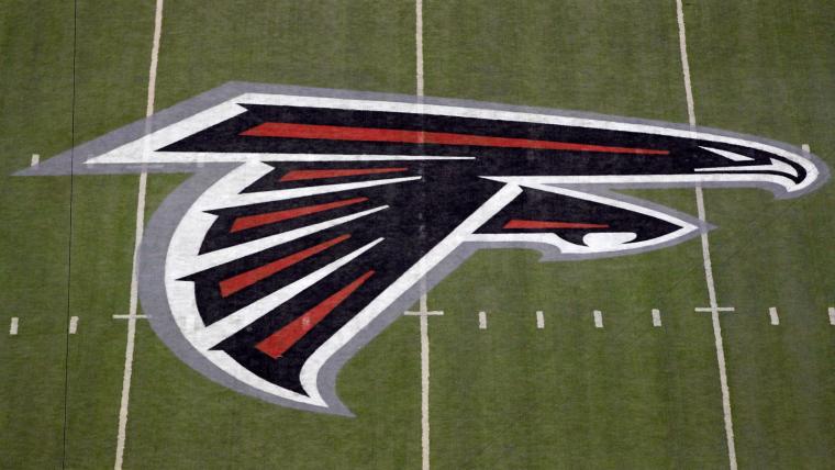 Atlanta Falcons release OLB Ade Ogundeji, free up spot on 90-man roster