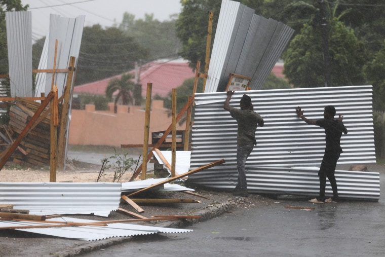 Hurricane Beryl leaves 2 dead in Jamaica and cuts path of destruction as Mexico prepares for impact