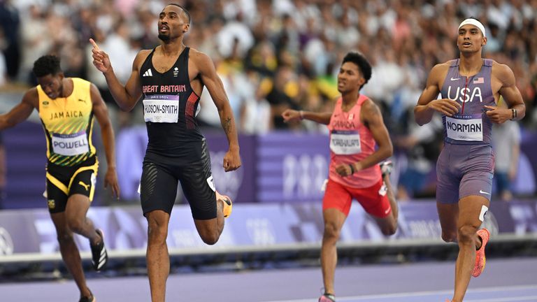 France, Saint-Denis: Olympics, Paris 2024, athletics, Stade de France, 400 m, men, semi-final, Matthew Hudson-Smith from Great Britain crosses the finish line next to Michael Norman (r) from the USA. Photo by: Sven Hoppe/picture-alliance/dpa/AP Images