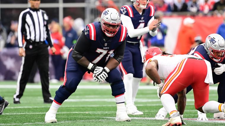 Patriots made multiple offensive line changes for Thursday’s practice