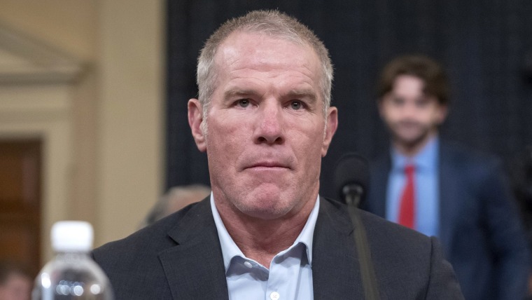 Brett Favre reveals Parkinson’s diagnosis at congressional hearing