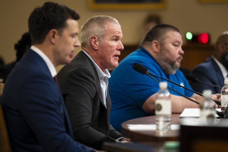 Brett Favre tells Congress he’s been diagnosed with Parkinson’s