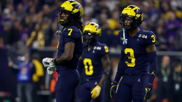 Displeased Michigan, Michigan State fans let out concerns over abnormal kickoff time