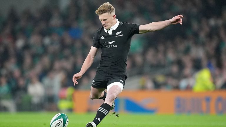 Damian McKenzie kicked six penalties for an 18-point haul