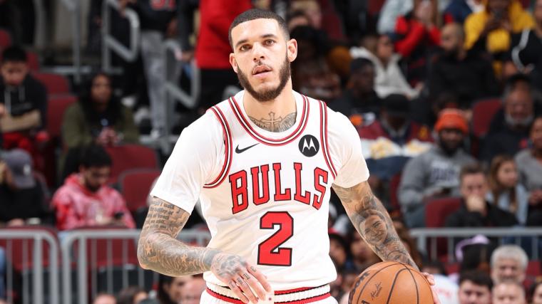 NBA insider says Bulls have put star point guard up on the trade block